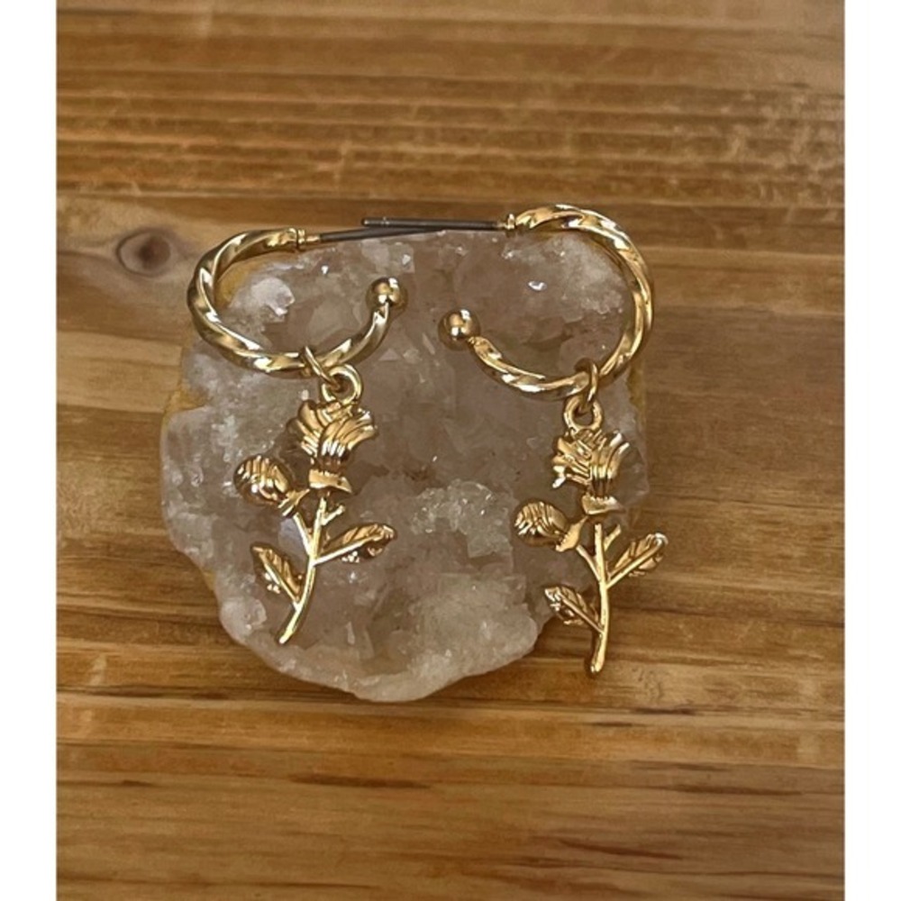 Small Boho Gold Round Hoop Post Earrings w/ Rose Charm -90's Inspo Y2K Gift -New - Picture 12 of 16